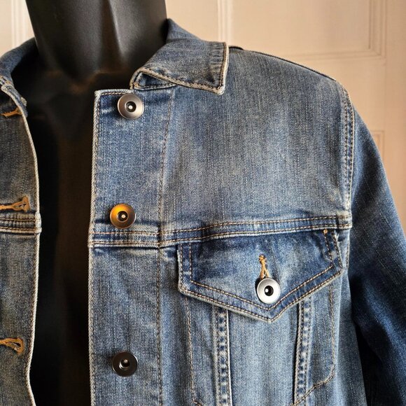 Daily Ritual Women’s Blue Denim Jacket Size M Button Front Pockets Collared - Picture 2 of 9